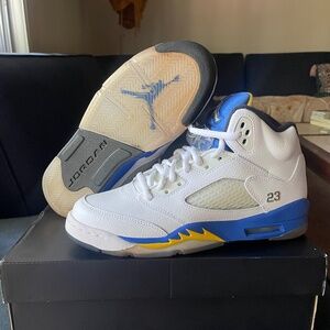 AIR JORDAN 5 RETRO (GS) ‘LANEY’ Varsity Maize and Blue (BRAND NEW - NEVER WORN)